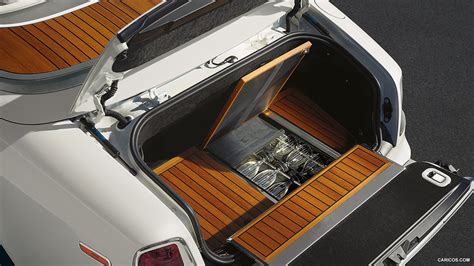 rolls royce phantom trunk